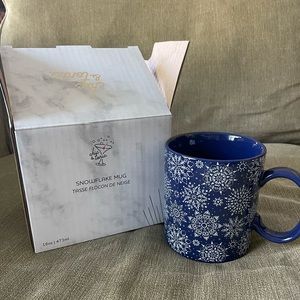 NIB Chic and Tonic Snowflake mug